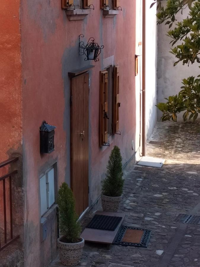 La Chicca Piccola Casina In Affitto Nel Borgo Antico Di Gaggio Montano Boアパートメント エクステリア 写真