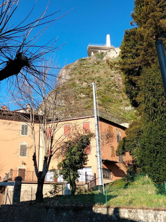 La Chicca Piccola Casina In Affitto Nel Borgo Antico Di Gaggio Montano Boアパートメント エクステリア 写真